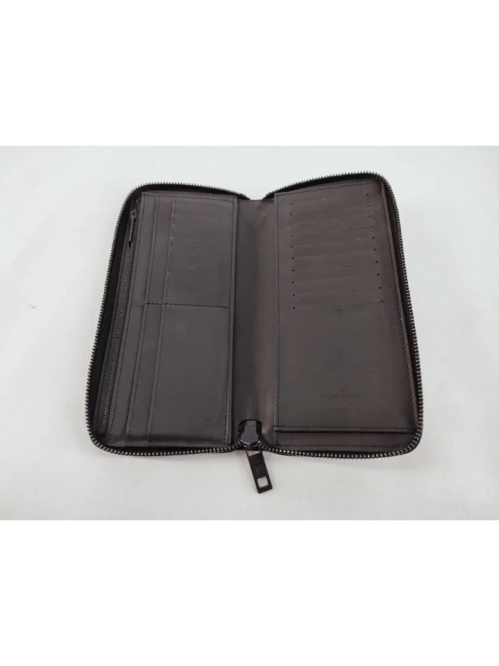 Louis Vuitton Wallet Aerogram Zippy Vertical Black Leather Zip Around Silver